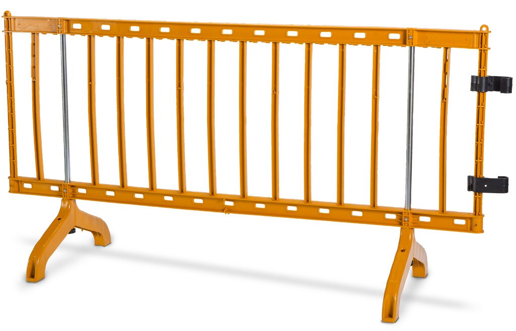 Foto Gallery Foto da varie angolazioni delle nostre transenne in plastica di colore giallo/arancio. Leggerezza e manegevolezza sono le caratteristiche principali di questo prodotto.